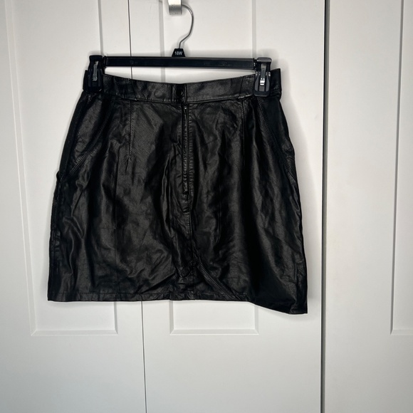 Nasty Gal NWOT 100% Calfskin Mini Skirt Women's Size Large - Picture 2 of 5